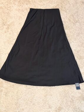 NWT Classic Black A-Line Silky Skirt - M